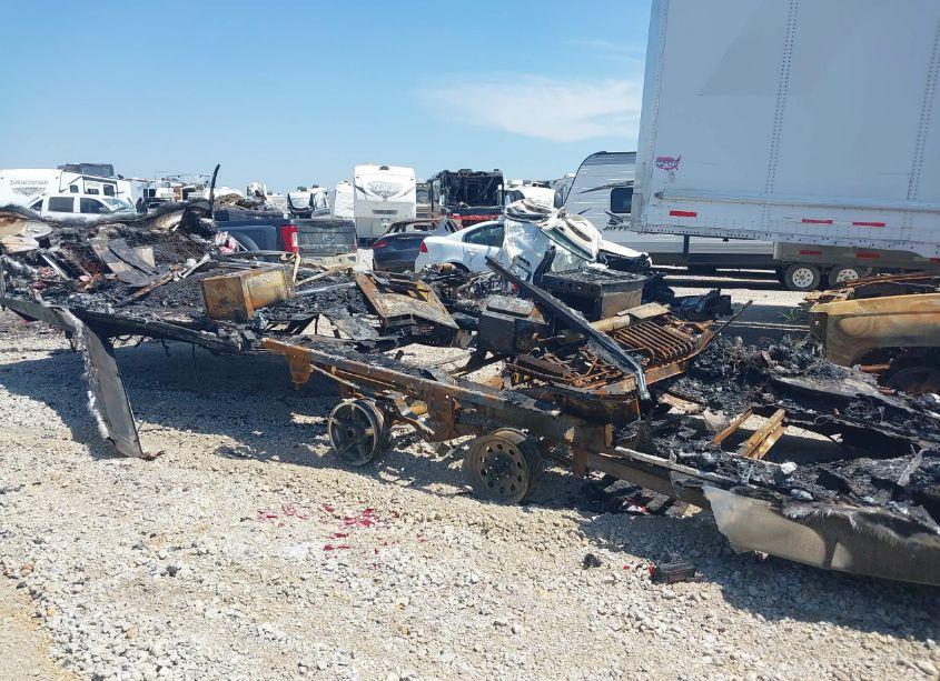 Photo 3 of 2016 Coachmen Freedom (VIN 5ZT2FEPB5GA021974)