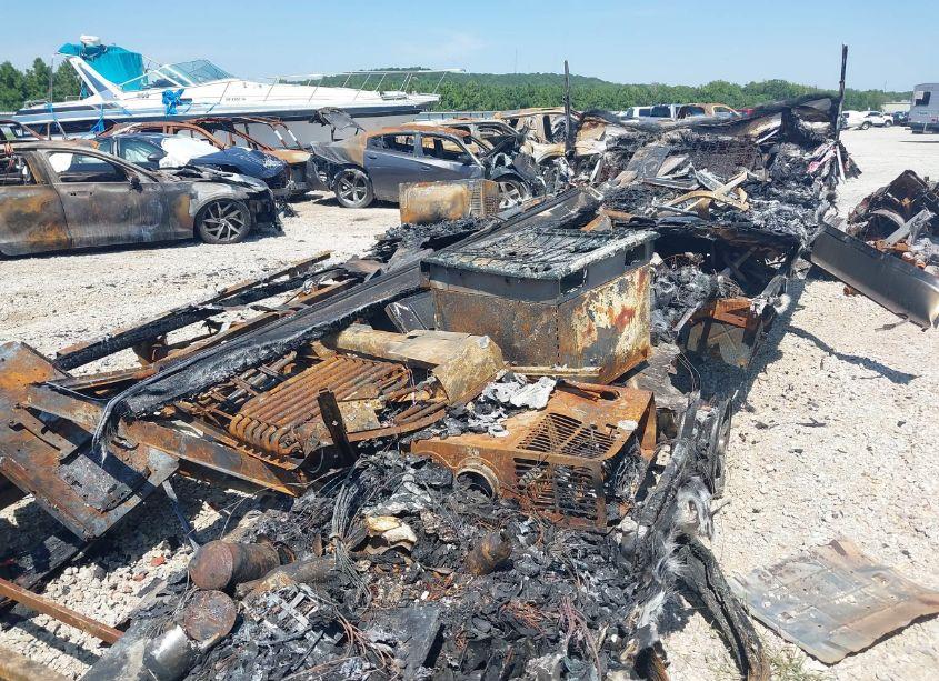 Photo 6 of 2016 Coachmen Freedom (VIN 5ZT2FEPB5GA021974)