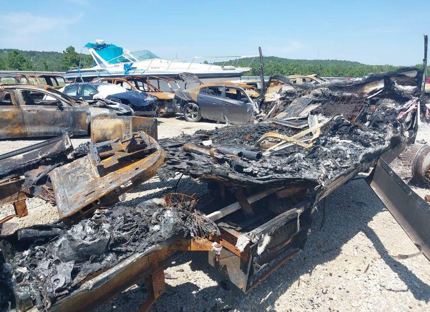 Photo 7 of 2016 Coachmen Freedom (VIN 5ZT2FEPB5GA021974)