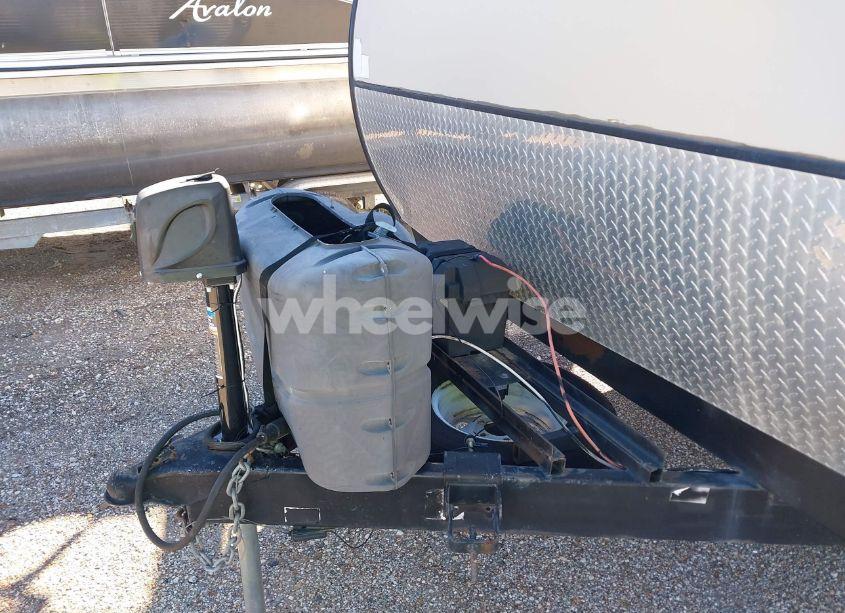 Photo 10 of 2015 Coachmen Freedom EX (VIN 5ZT2FETB6FA016643)