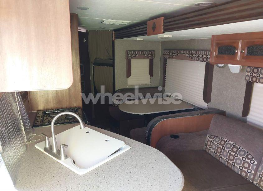 Photo 5 of 2015 Coachmen Freedom EX (VIN 5ZT2FETB6FA016643)
