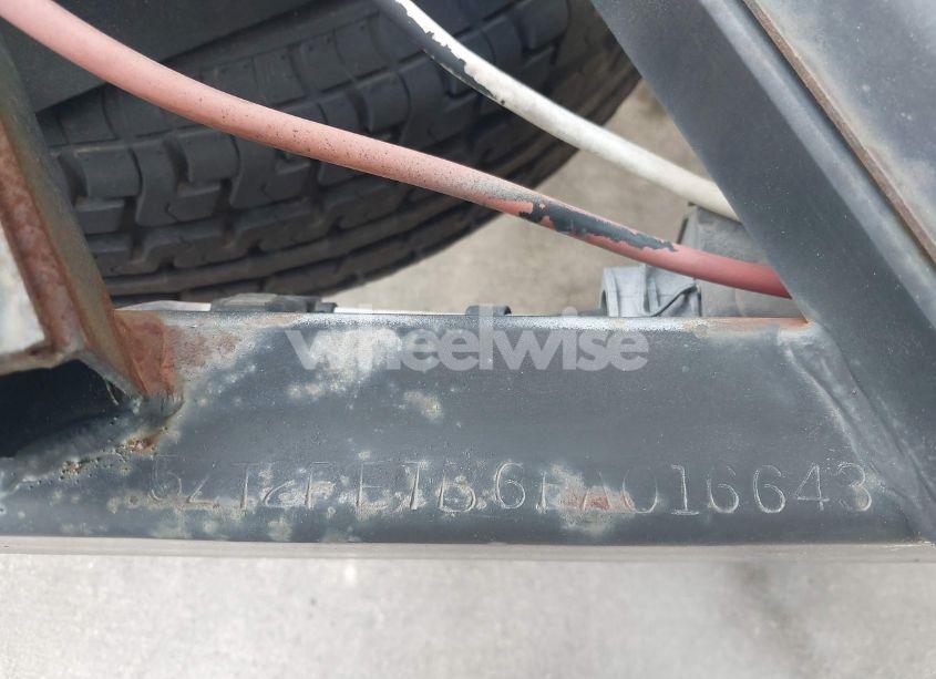 Photo 9 of 2015 Coachmen Freedom EX (VIN 5ZT2FETB6FA016643)