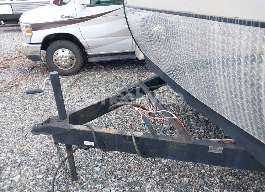 Photo 10 of 2015 Coachmen Freedom EXPRESS (VIN 5ZT2FEUBXFA017146)