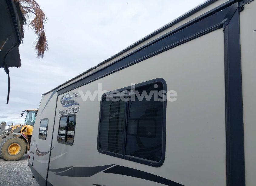 Photo 6 of 2015 Coachmen Freedom EXPRESS (VIN 5ZT2FEUBXFA017146)