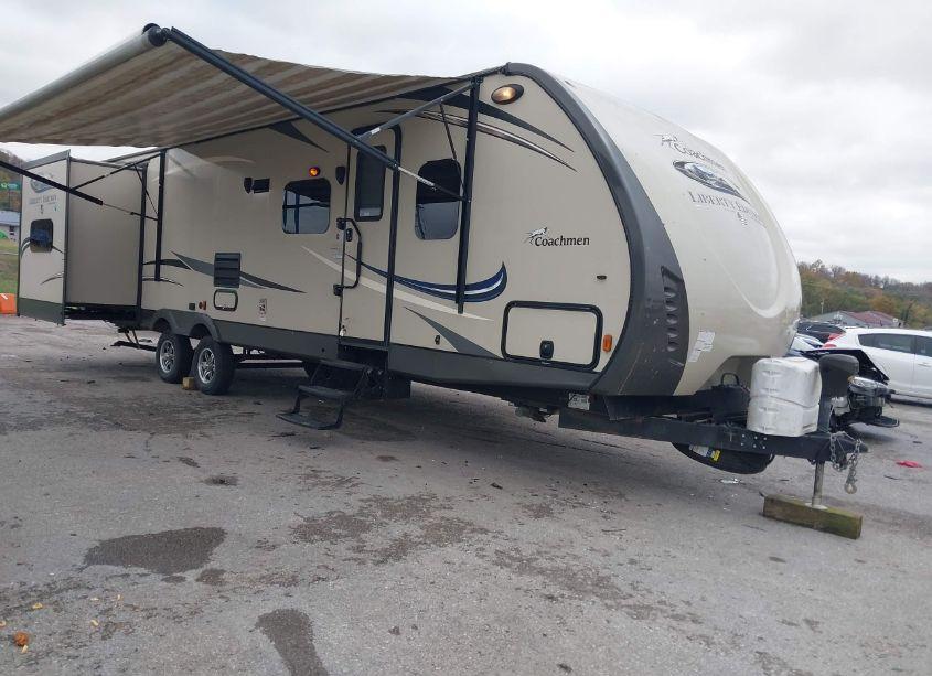 2016 Coach Freedom (VIN 5ZT2FEWB6GA019409) main photo