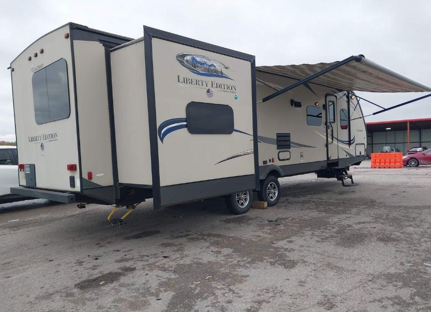 Photo 4 of 2016 Coach Freedom (VIN 5ZT2FEWB6GA019409)