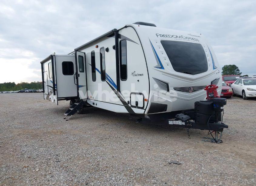 2020 Coachmen Freedom (VIN 5ZT2FEXB8LW012201) main photo