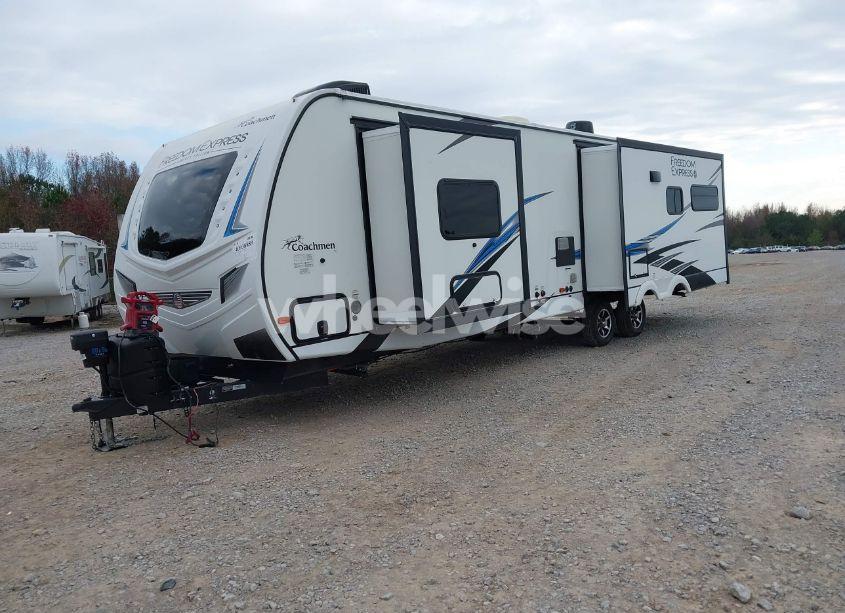 Photo 2 of 2020 Coachmen Freedom (VIN 5ZT2FEXB8LW012201)