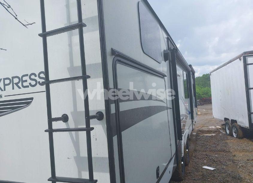 Photo 4 of 2021 Forest River TRAVEL TRLR (VIN 5ZT2FEYB4MW018433)