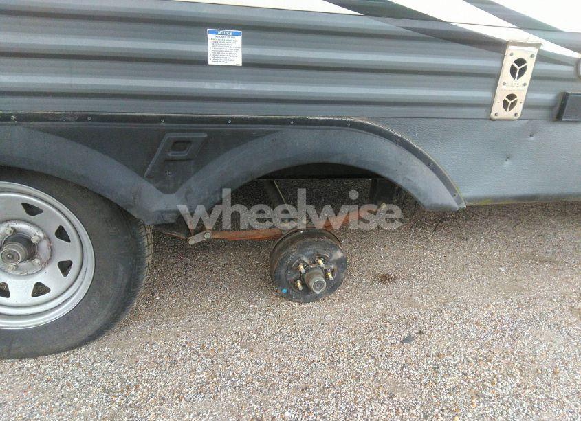 Photo 6 of 2019 Palomino 27ft N/A (VIN 5ZT2PUSBXK4000950)