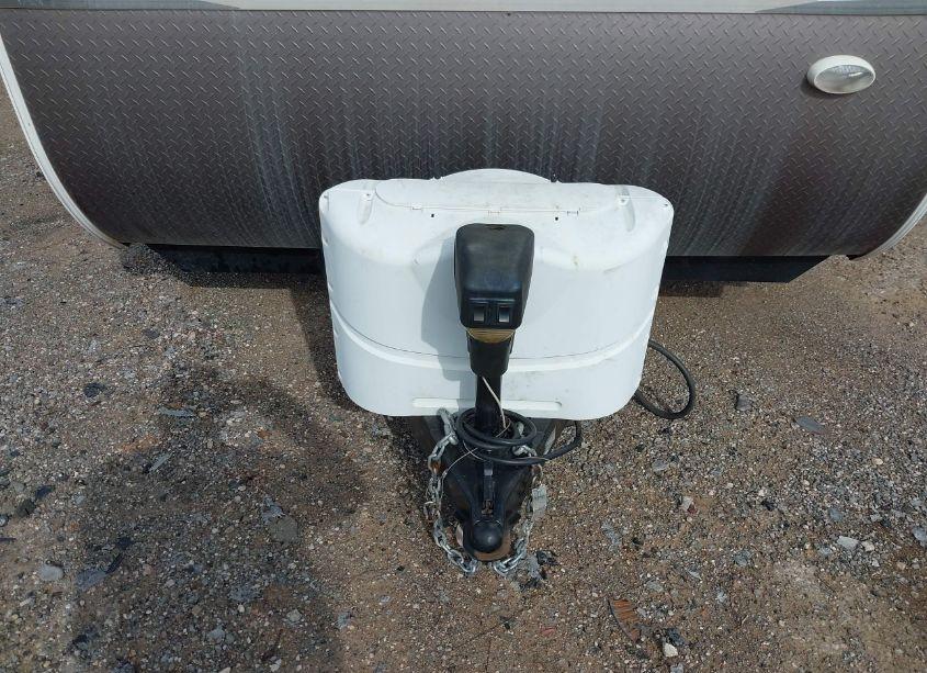 Photo 10 of 2018 Fore Wildwood (VIN 5ZT2SSRB4JE011458)