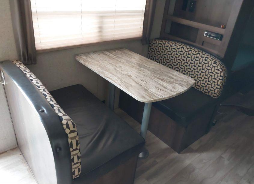 Photo 15 of 2018 Fore Wildwood (VIN 5ZT2SSRB4JE011458)