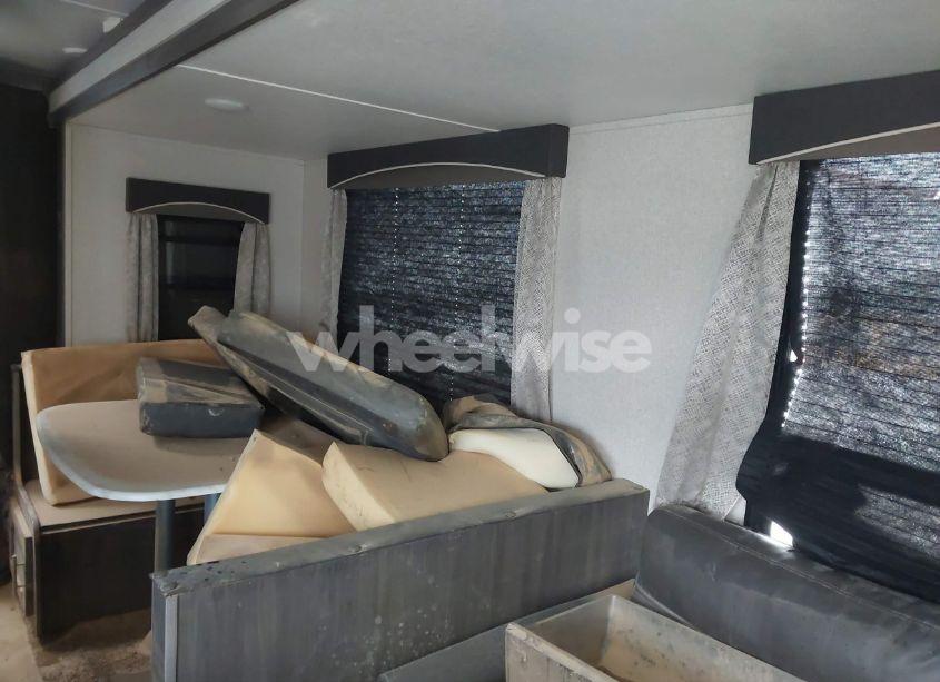 Photo 8 of 2021 Forest River SHASTA 310K (VIN 5ZT2SSWB7ME014928)