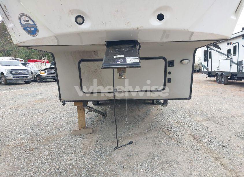 Photo 10 of 2021 Coachmen Chaparral N/A (VIN 5ZT3CLPB8MA325314)