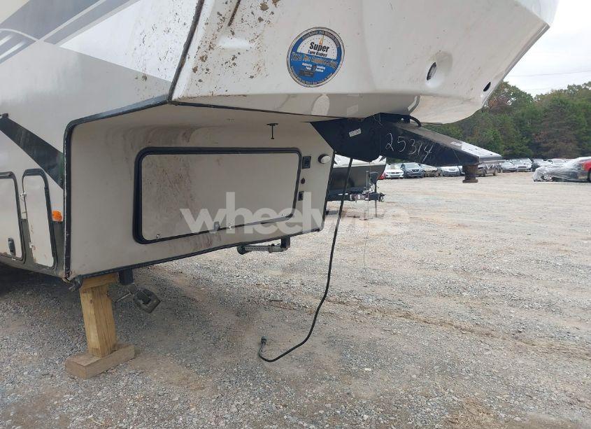 Photo 7 of 2021 Coachmen Chaparral N/A (VIN 5ZT3CLPB8MA325314)