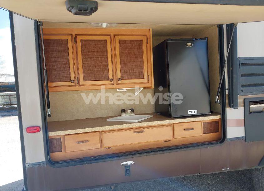 Photo 11 of 2014 Shasta By FOREST RIV PHOENIX FIFTH WHEEL (VIN 5ZT3SPTB6EF490587)