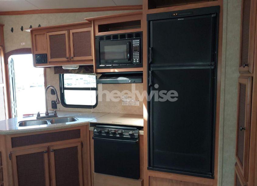 Photo 13 of 2014 Shasta By FOREST RIV PHOENIX FIFTH WHEEL (VIN 5ZT3SPTB6EF490587)