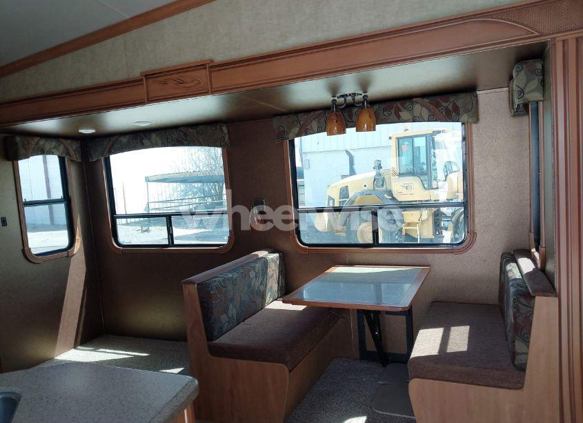 Photo 5 of 2014 Shasta By FOREST RIV PHOENIX FIFTH WHEEL (VIN 5ZT3SPTB6EF490587)