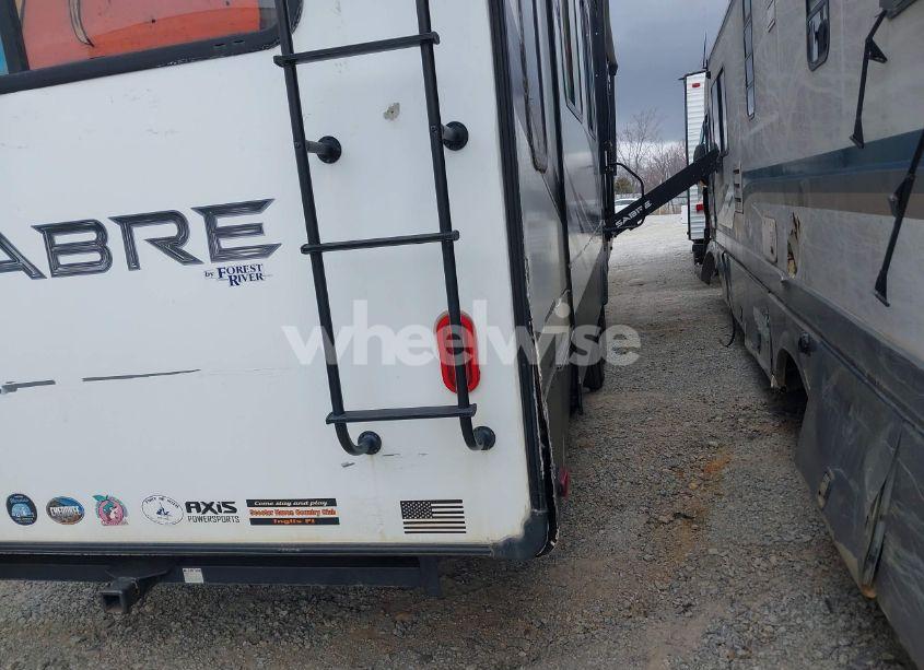 Photo 6 of 2020 Forest River SABRE (VIN 5ZT3SR1B8L6103730)