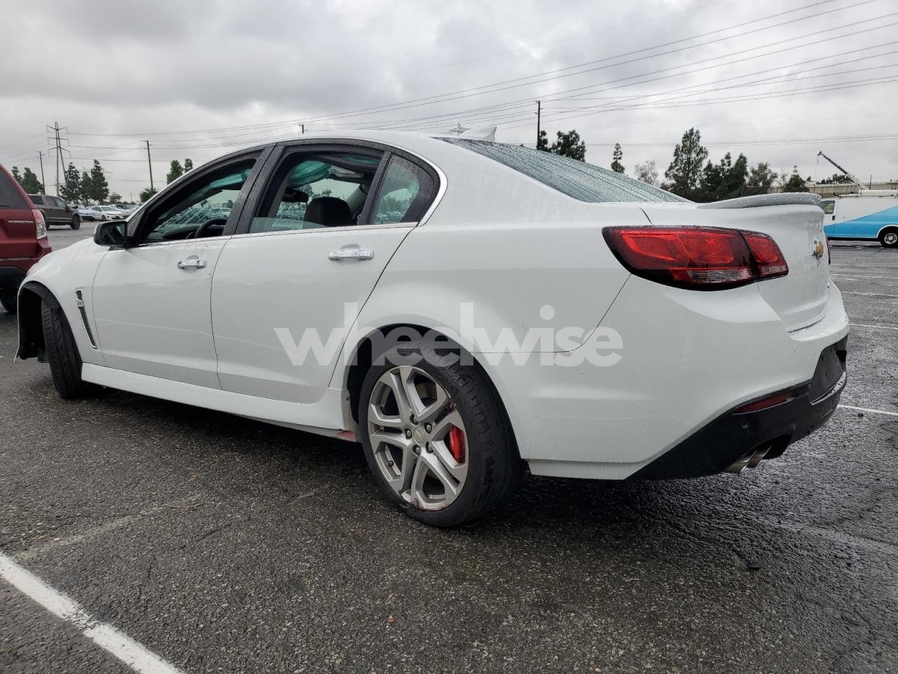 Photo 2 of 2017 CHEVROLET SS (VIN 6G3F15RW4HL305400)