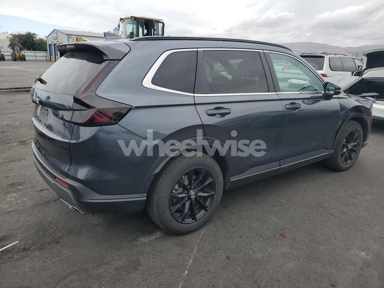 Photo 3 of 2025 HONDA CR-V SPORT (VIN 7FARS6H52SE038987)