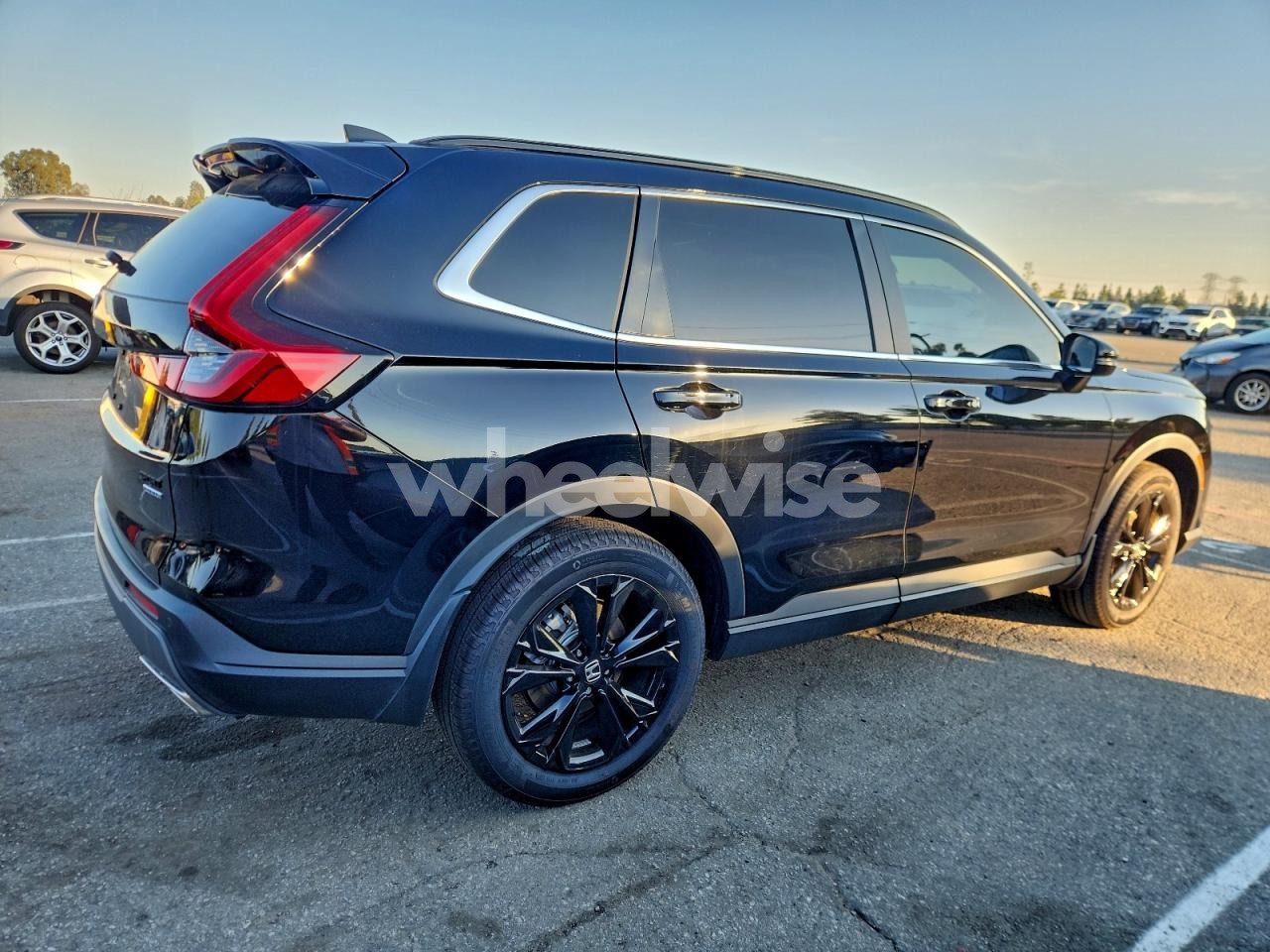Photo 3 of 2025 HONDA CR-V SPORT TOURING (VIN 7FARS6H90SE046847)