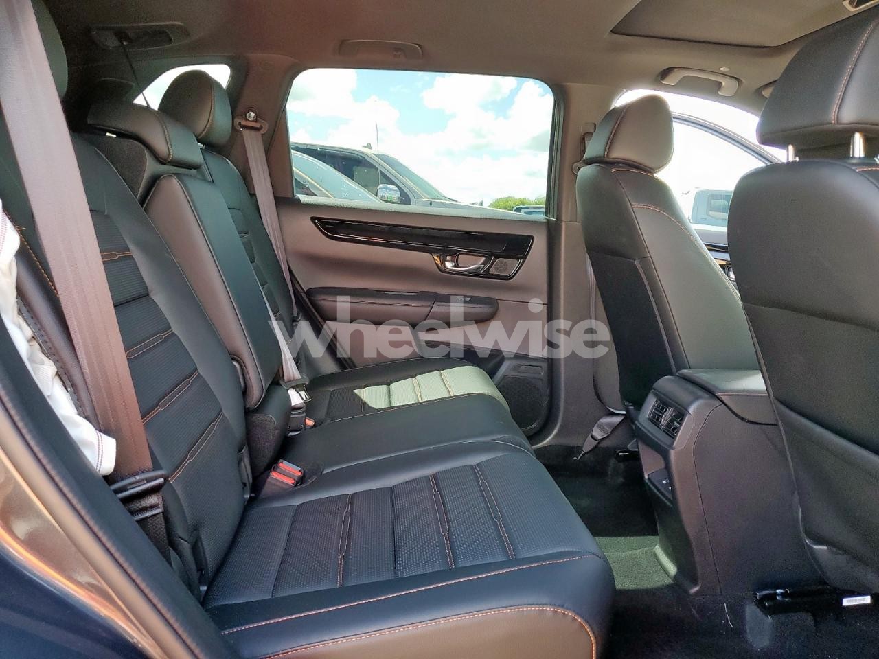 Photo 11 of 2025 HONDA CR-V SPORT TOURING (VIN 7FARS6H97SE065458)