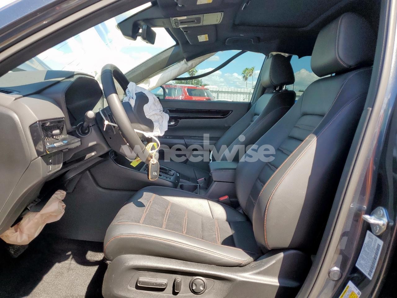 Photo 7 of 2025 HONDA CR-V SPORT TOURING (VIN 7FARS6H97SE065458)