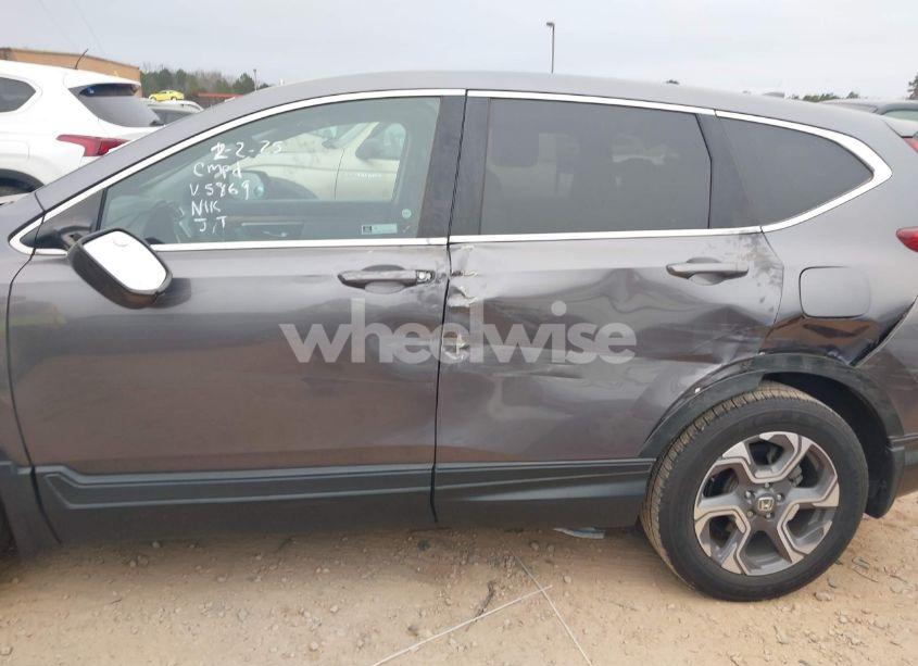 Photo 14 of 2018 Honda Cr-v EX (VIN 7FARW1H56JE035869)