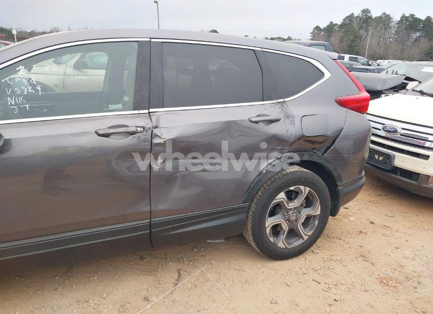 Photo 6 of 2018 Honda Cr-v EX (VIN 7FARW1H56JE035869)