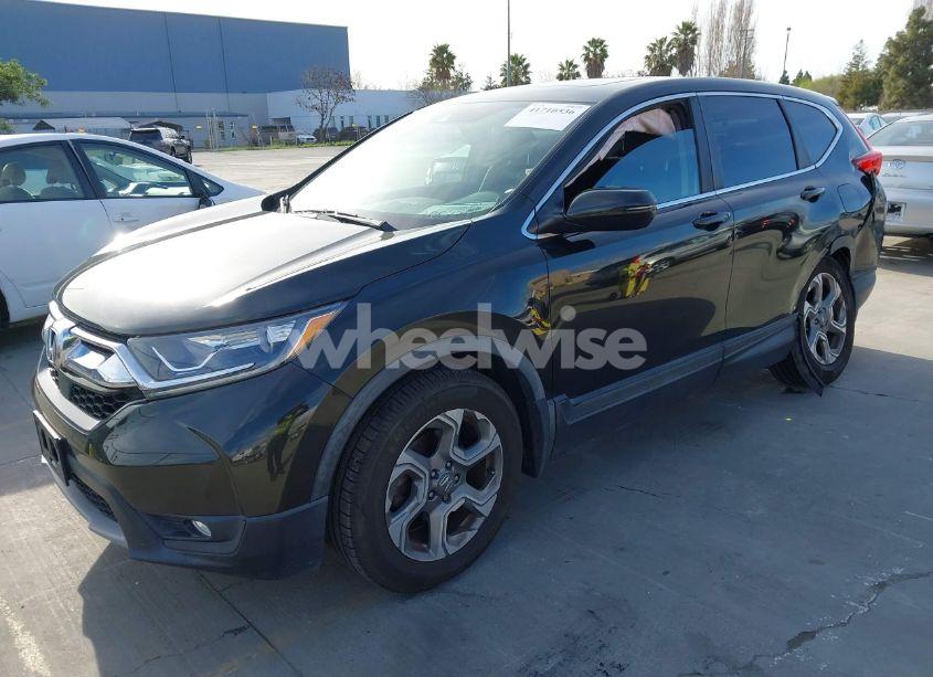 Photo 2 of 2017 Honda Cr-v (VIN 7FARW1H81HE020734)