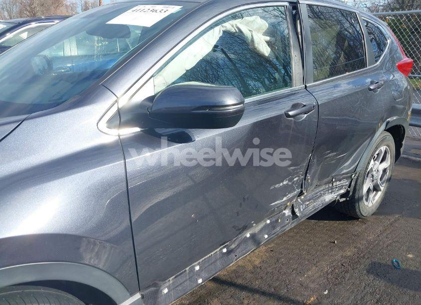 Photo 6 of 2018 Honda Cr-v EX-L/EX-L NAVI (VIN 7FARW1H82JE040139)