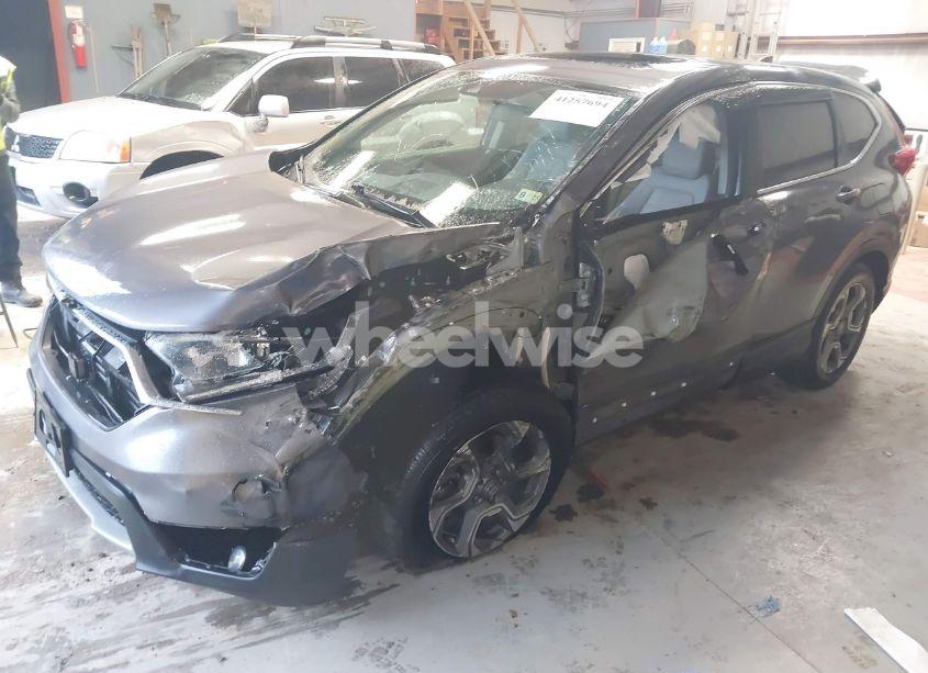 Photo 2 of 2019 Honda Cr-v EX-L (VIN 7FARW1H82KE024556)