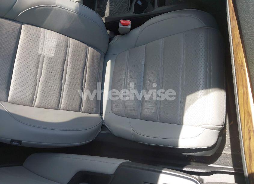 Photo 5 of 2019 Honda Cr-v EX-L (VIN 7FARW1H85KE001692)