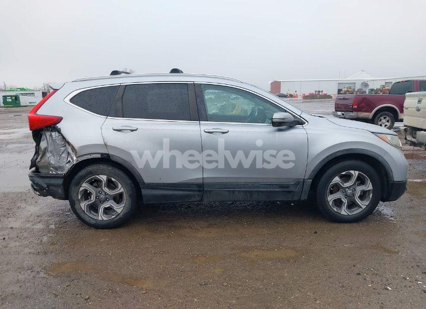 Photo 13 of 2018 Honda Cr-v EX-L/EX-L NAVI (VIN 7FARW1H8XJE048635)