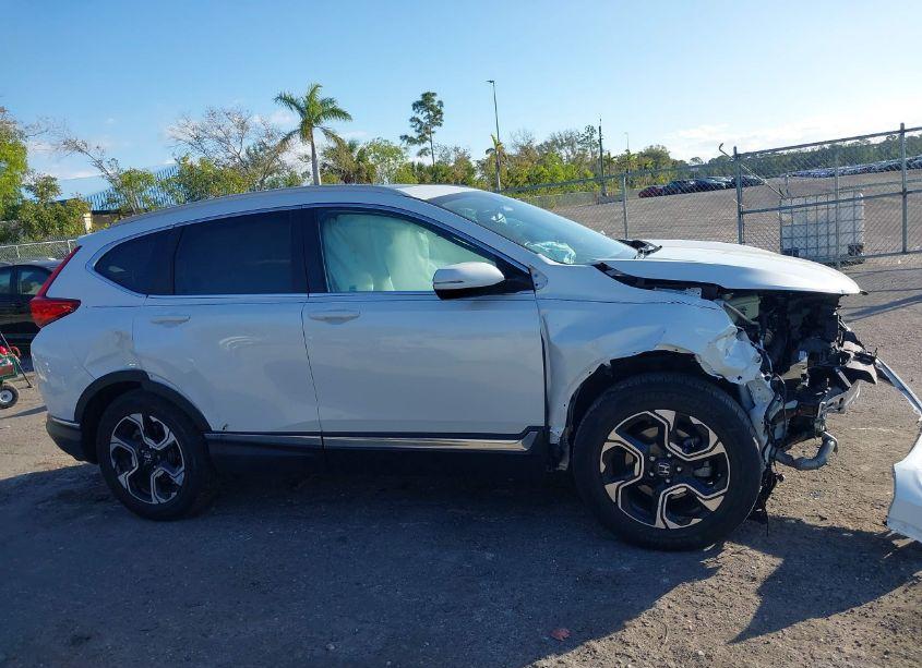 Photo 14 of 2019 Honda Cr-v TOURING (VIN 7FARW1H93KE016376)