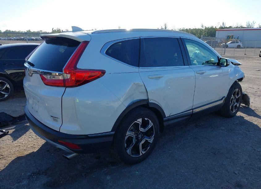 Photo 4 of 2019 Honda Cr-v TOURING (VIN 7FARW1H93KE016376)