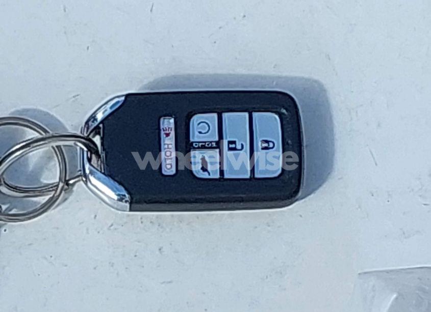 Photo 11 of 2019 Honda Cr-v TOURING (VIN 7FARW1H99KE005270)