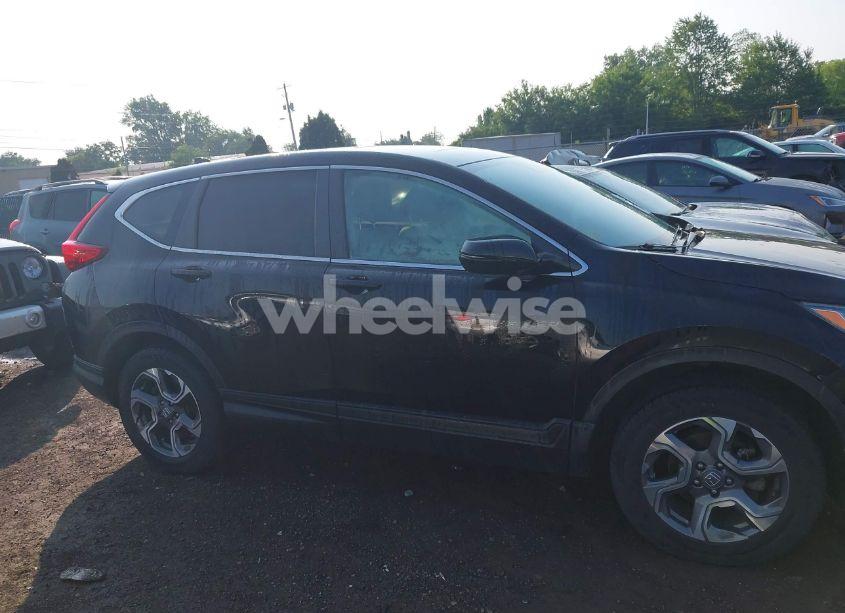 Photo 13 of 2018 Honda Cr-v EX (VIN 7FARW2H50JE100124)