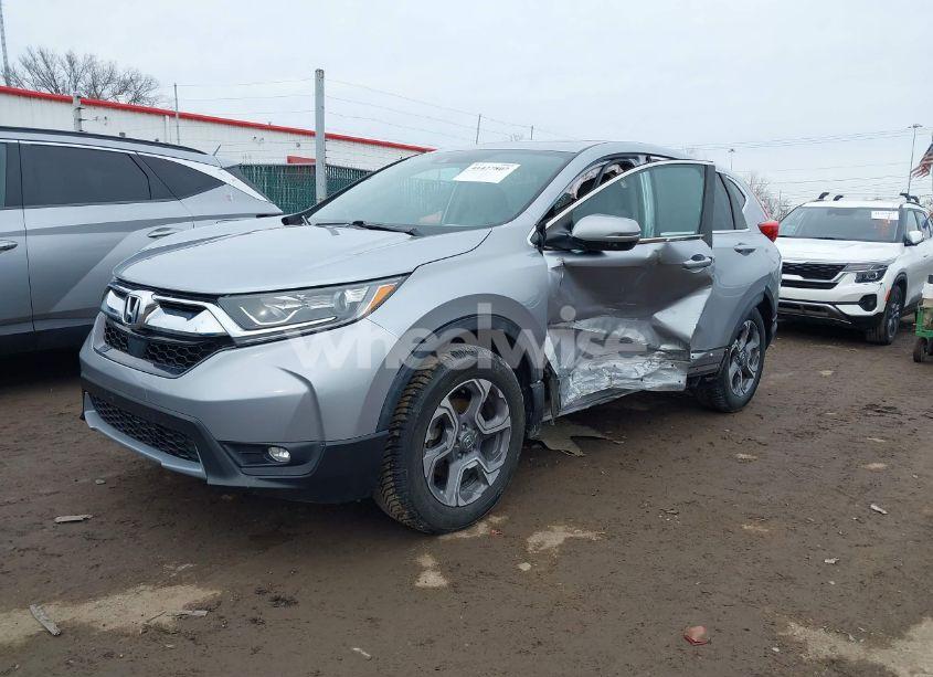 Photo 2 of 2018 Honda Cr-v EX (VIN 7FARW2H51JE084662)