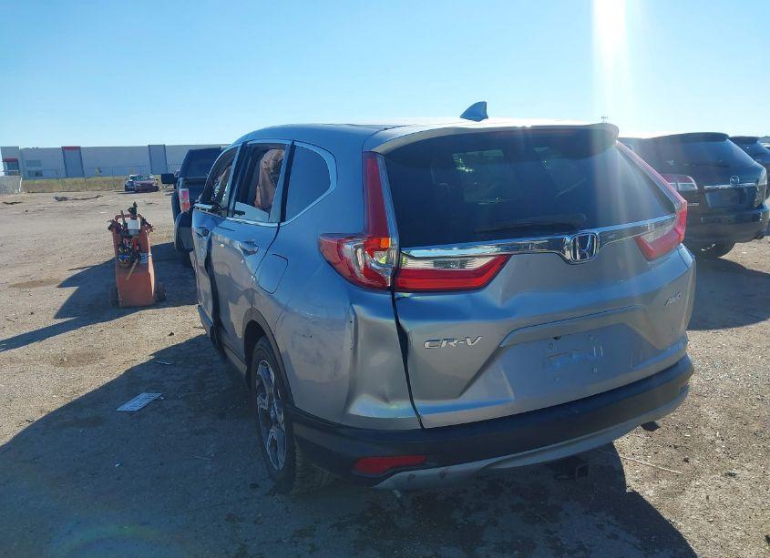 Photo 3 of 2018 Honda Cr-v EX (VIN 7FARW2H52JE015074)