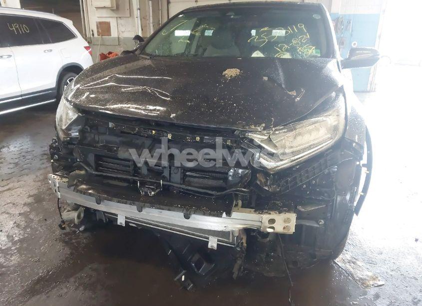 Photo 6 of 2018 Honda Cr-v EX (VIN 7FARW2H56JE019659)