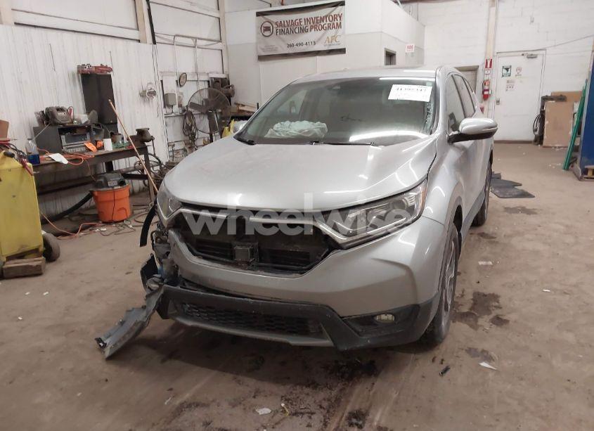 Photo 2 of 2018 Honda Cr-v EX (VIN 7FARW2H57JE037846)