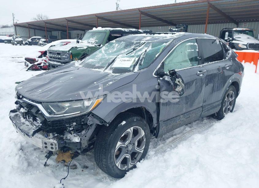 Photo 2 of 2018 Honda Cr-v EX (VIN 7FARW2H59JE104947)