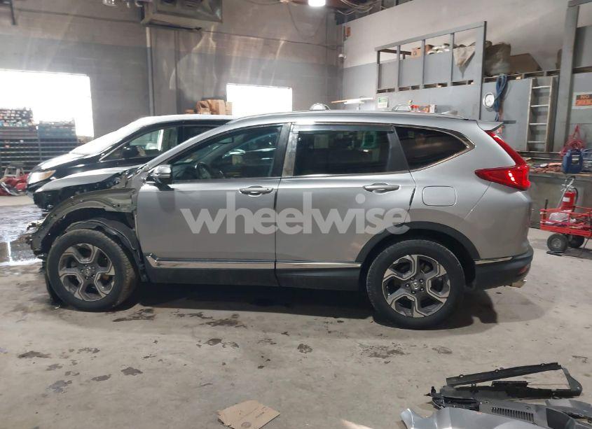 Photo 15 of 2018 Honda Cr-v EX-L/EX-L NAVI (VIN 7FARW2H88JE001660)