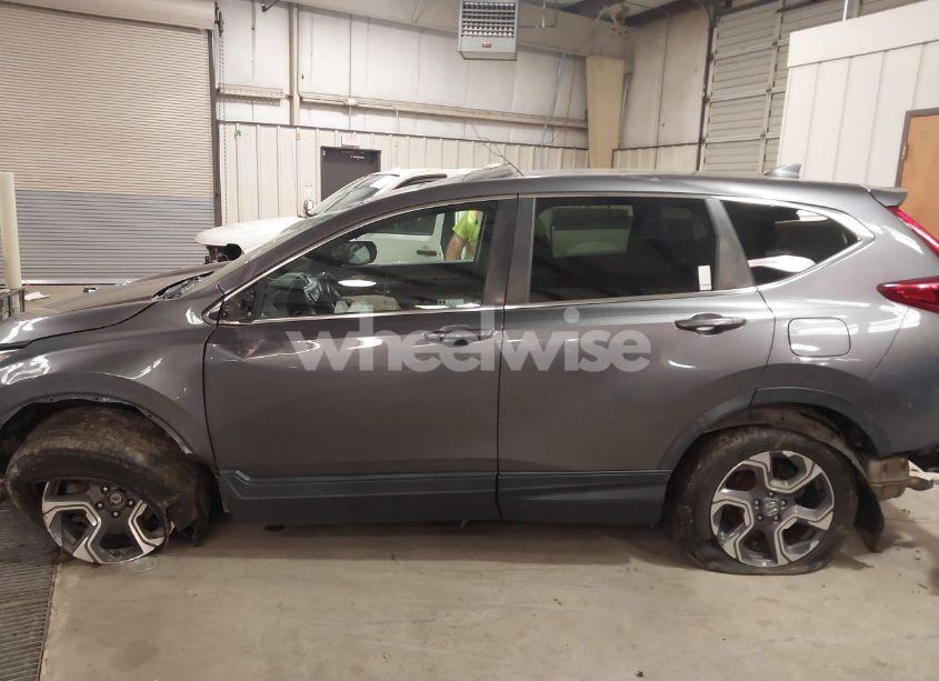 Photo 13 of 2018 Honda Cr-v EX-L/EX-L NAVI (VIN 7FARW2H89JE016555)