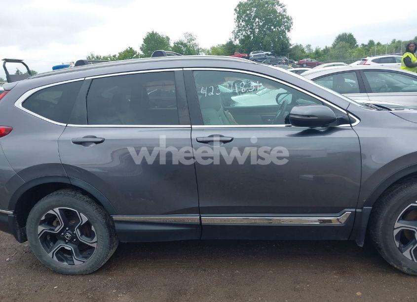 Photo 14 of 2018 Honda Cr-v TOURING (VIN 7FARW2H90JE018638)