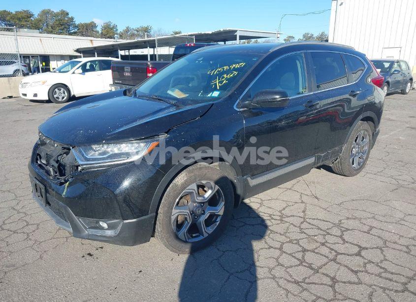 Photo 2 of 2018 Honda Cr-v TOURING (VIN 7FARW2H91JE071378)
