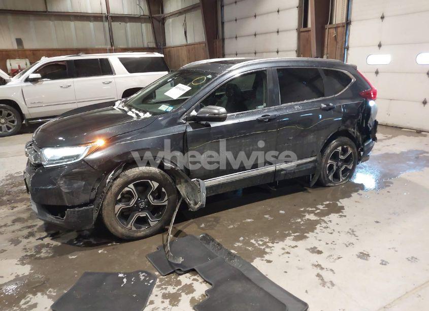 Photo 2 of 2018 Honda Cr-v TOURING (VIN 7FARW2H91JE080632)