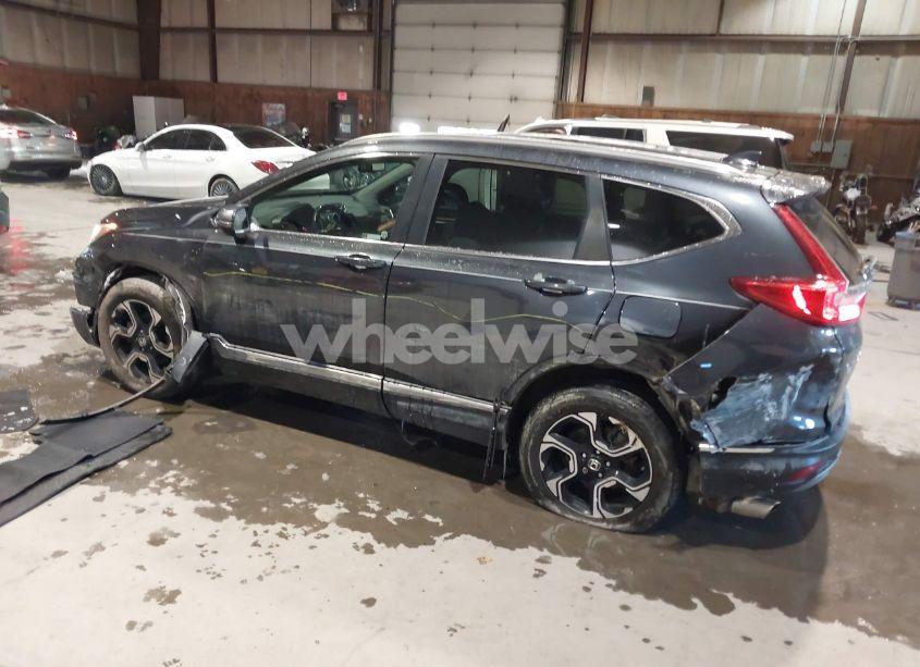 Photo 3 of 2018 Honda Cr-v TOURING (VIN 7FARW2H91JE080632)